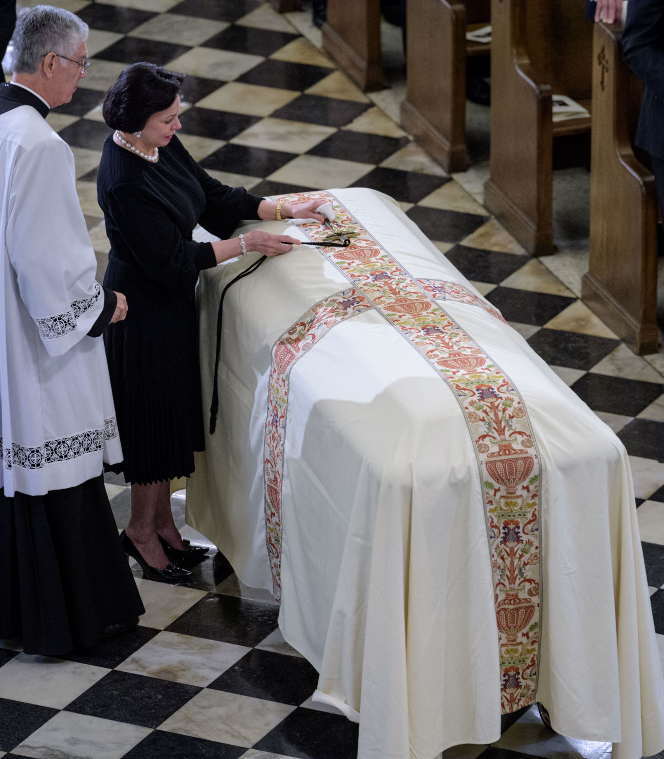 NO.bensonfuneral.032418.005